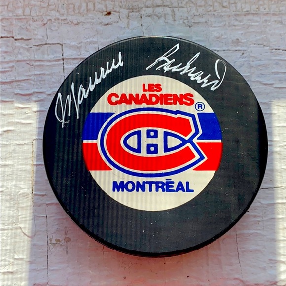 Maurice Richard signed hockey puck